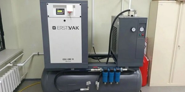  Монтаж магистральных фильтров на винтовом компрессоре ERSTVAK ESC-10B
